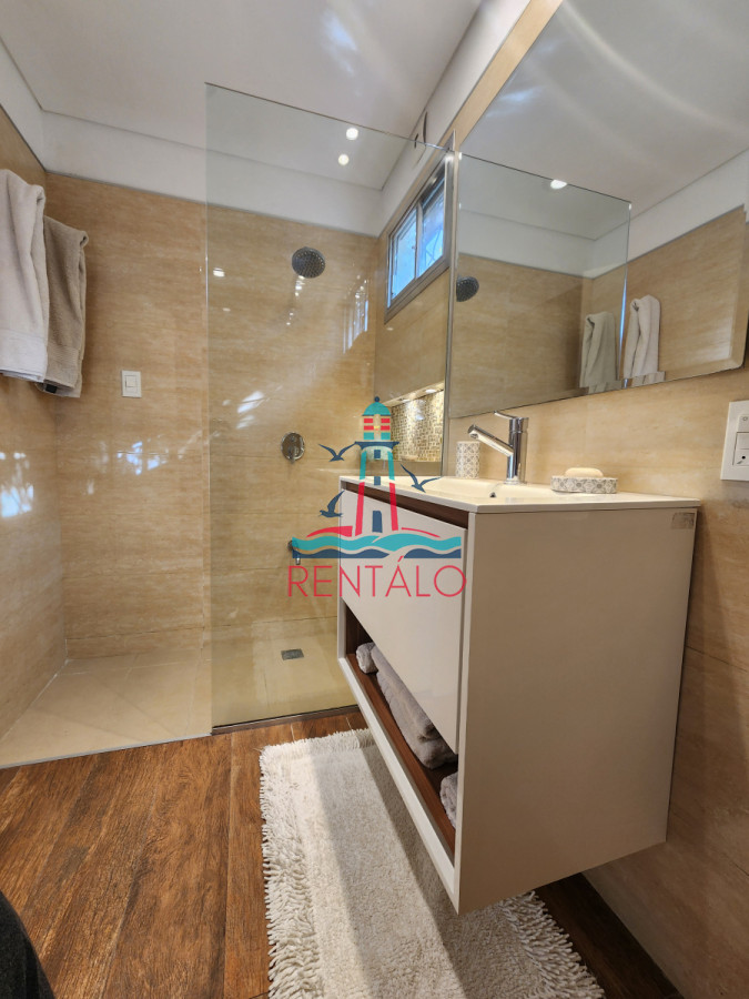 Casa ID.604 - casa en punta del este 4 dormitorios en venta cantegril