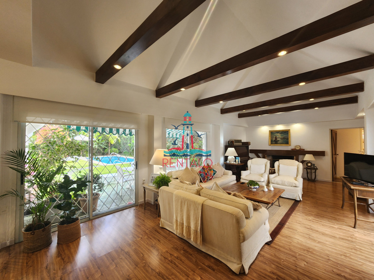 Casa ID.604 - casa en punta del este 4 dormitorios en venta cantegril