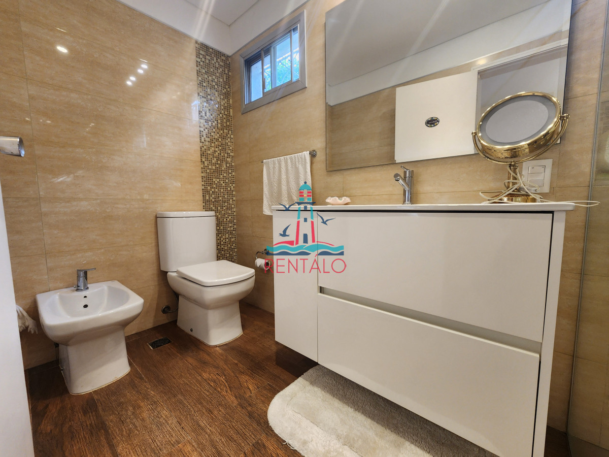 Casa ID.604 - casa en punta del este 4 dormitorios en venta cantegril