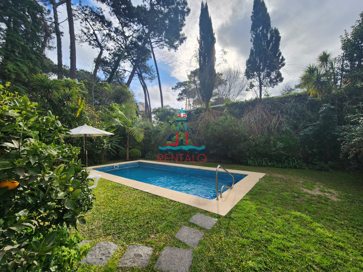 Casa ID.604 - casa en punta del este 4 dormitorios en venta cantegril