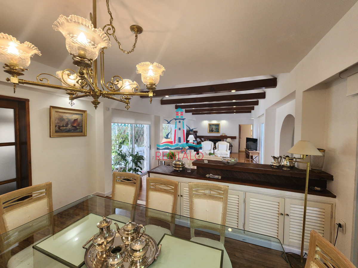 Casa ID.604 - casa en punta del este 4 dormitorios en venta cantegril