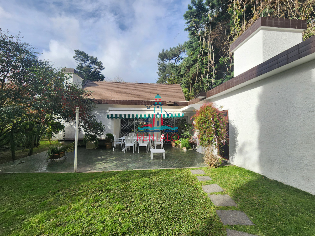 Casa ID.604 - casa en punta del este 4 dormitorios en venta cantegril