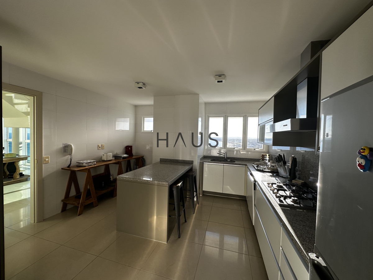 Apartamento ID.336 - SEMI PISO EN AQUARELA