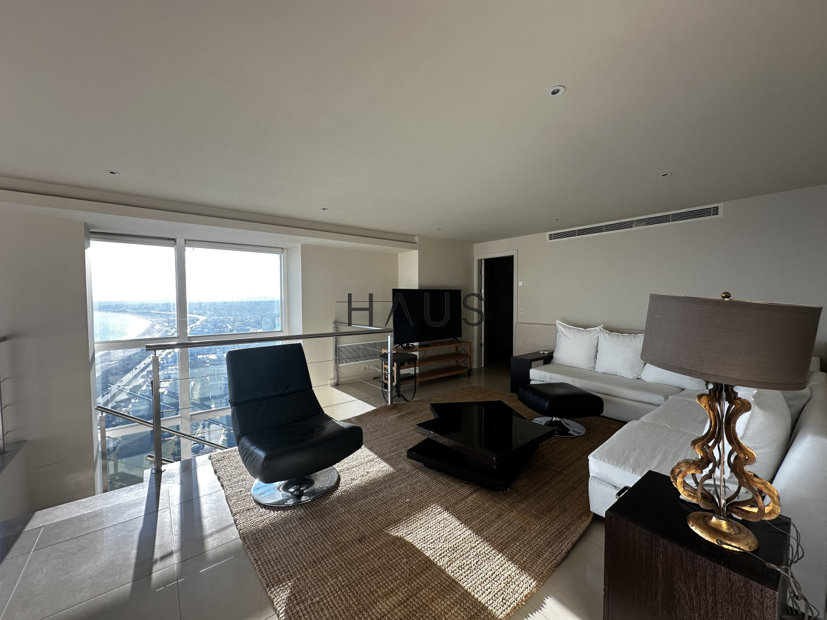 Apartamento ID.336 - SEMI PISO EN AQUARELA