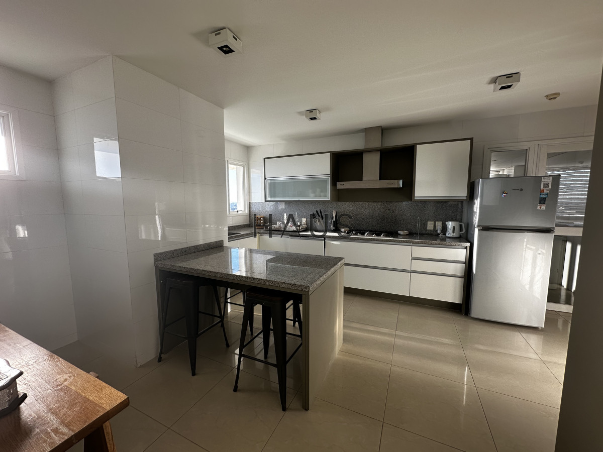 Apartamento ID.336 - SEMI PISO EN AQUARELA