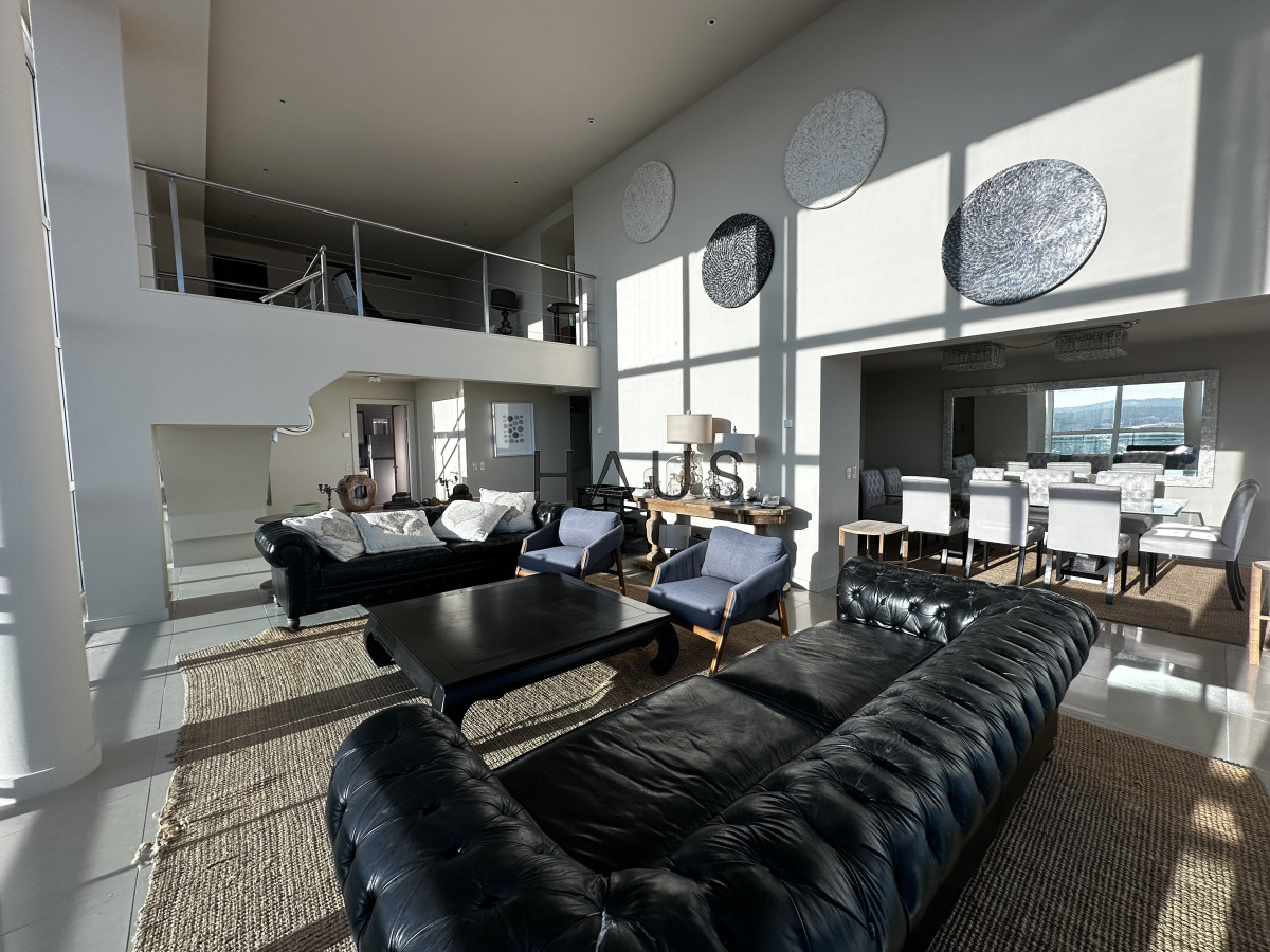 Apartamento ID.336 - SEMI PISO EN AQUARELA