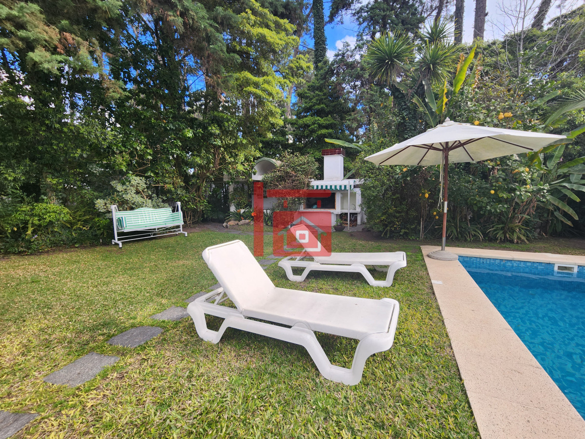 Casa ID.214 - casa en barrio cantegril, un lugar para vivir y soñar 