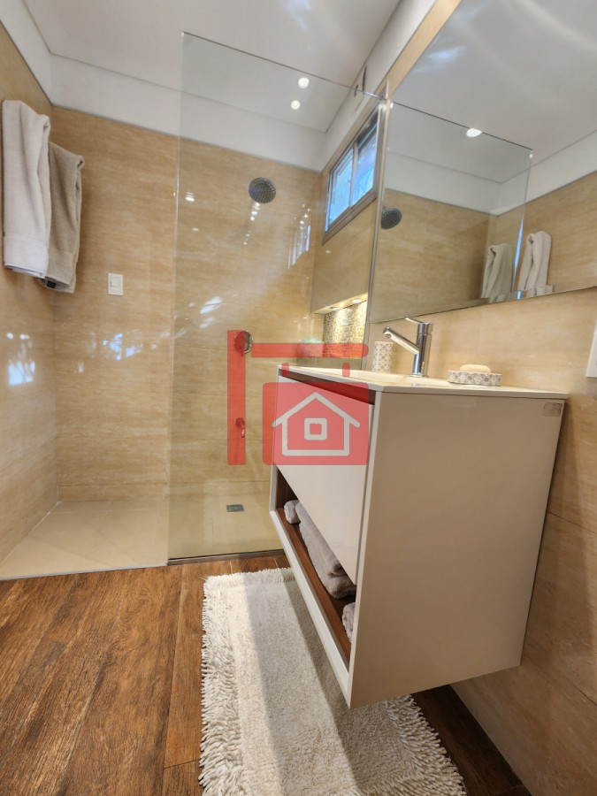 Casa ID.214 - casa en barrio cantegril, un lugar para vivir y soñar 