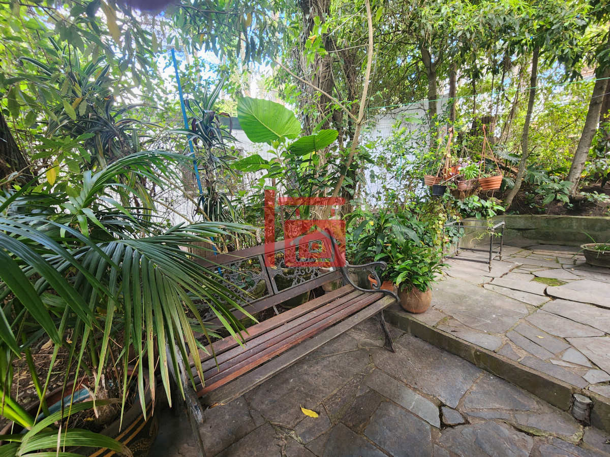 Casa ID.214 - casa en barrio cantegril, un lugar para vivir y soñar 