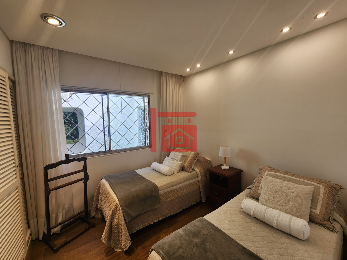 Casa ID.214 - casa en barrio cantegril, un lugar para vivir y soñar 