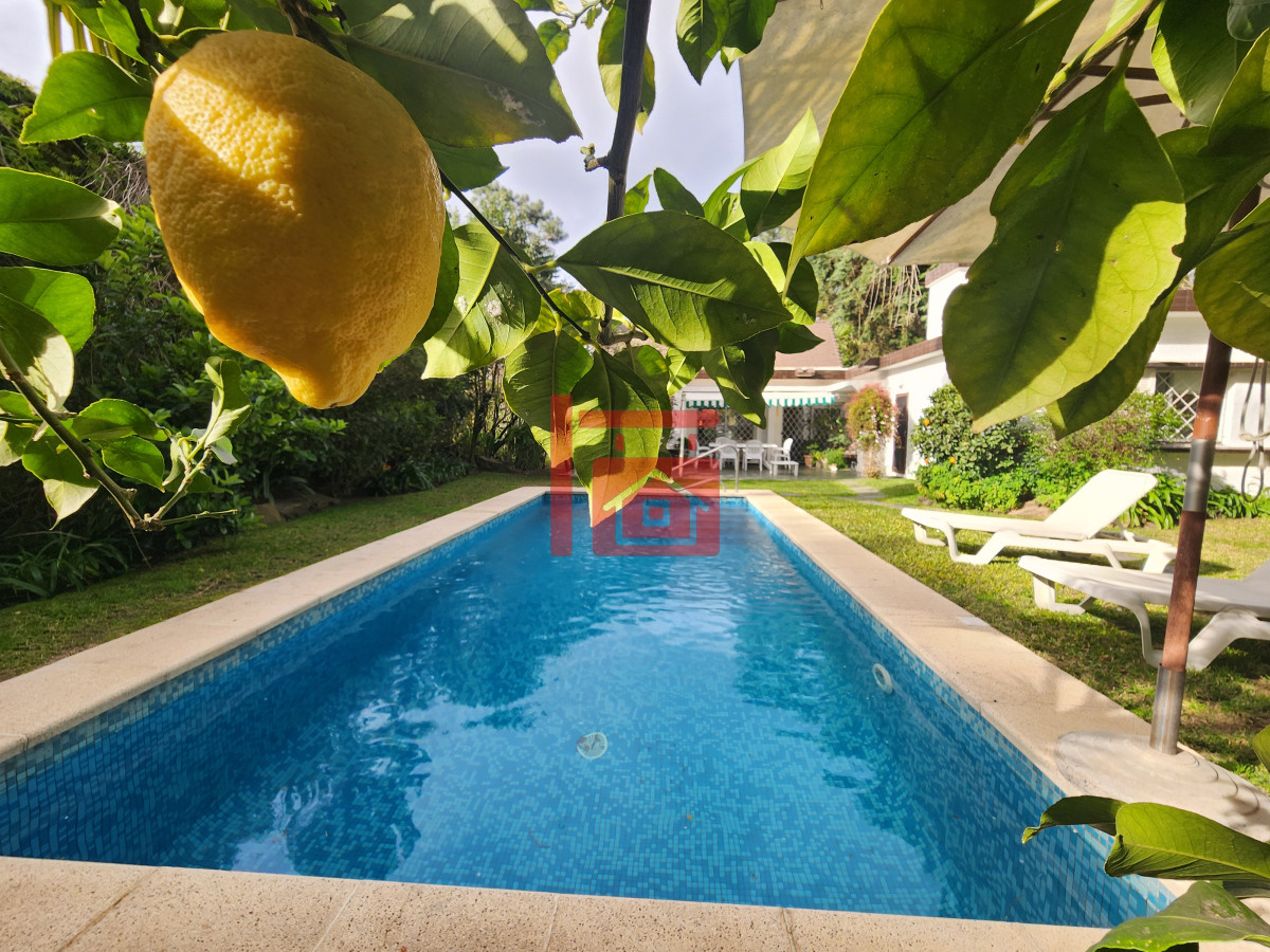 Casa ID.214 - casa en barrio cantegril, un lugar para vivir y soñar 