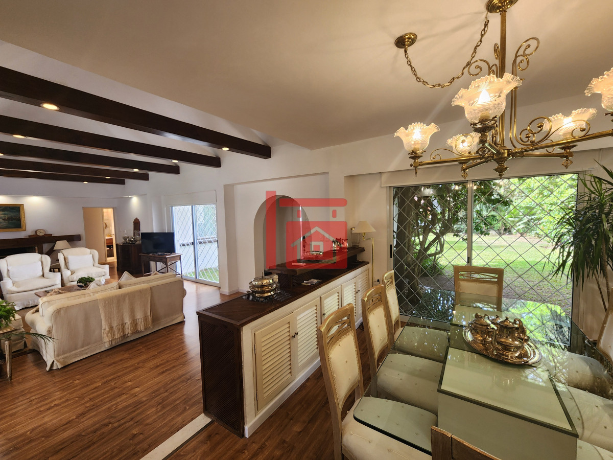 Casa ID.214 - casa en barrio cantegril, un lugar para vivir y soñar 