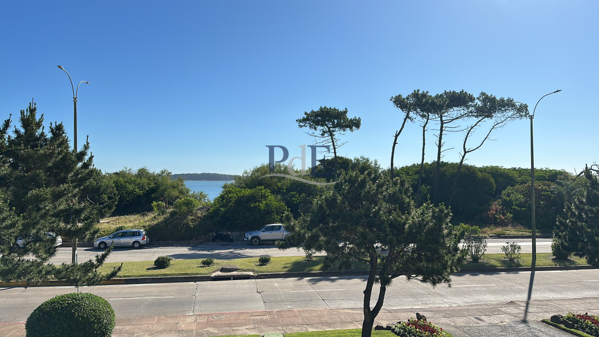 Apartamento en Mansa | 3 dormitorios | Servicios | Piscina - Imagen 2