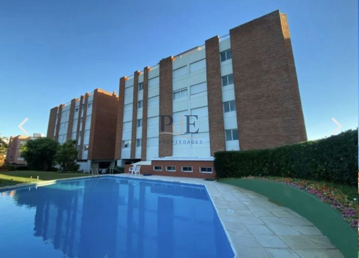 Primera línea mansa 