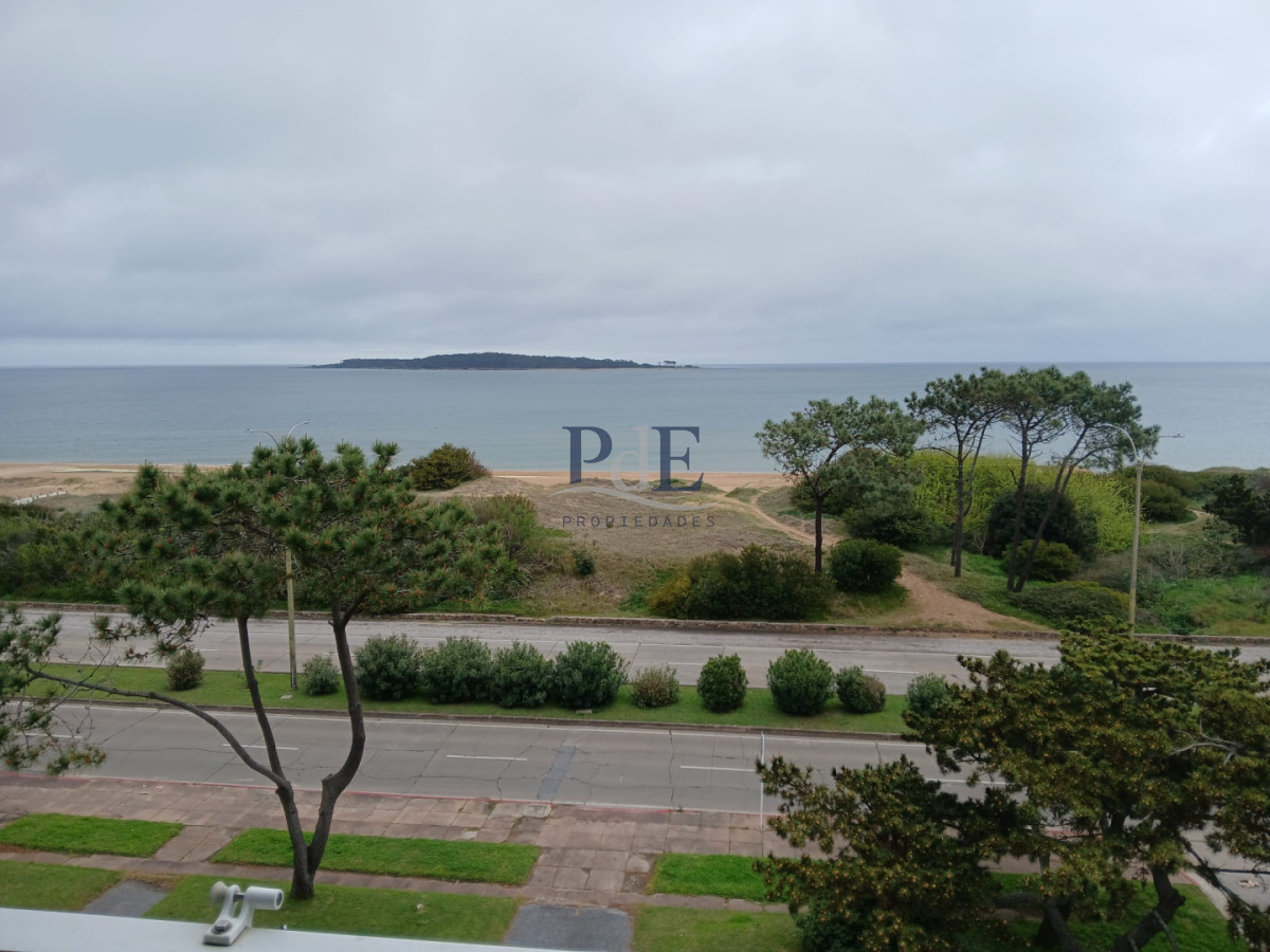 Apartamento en venta - Primera línea en Playa Mansa Punta del Este - Imagen 11