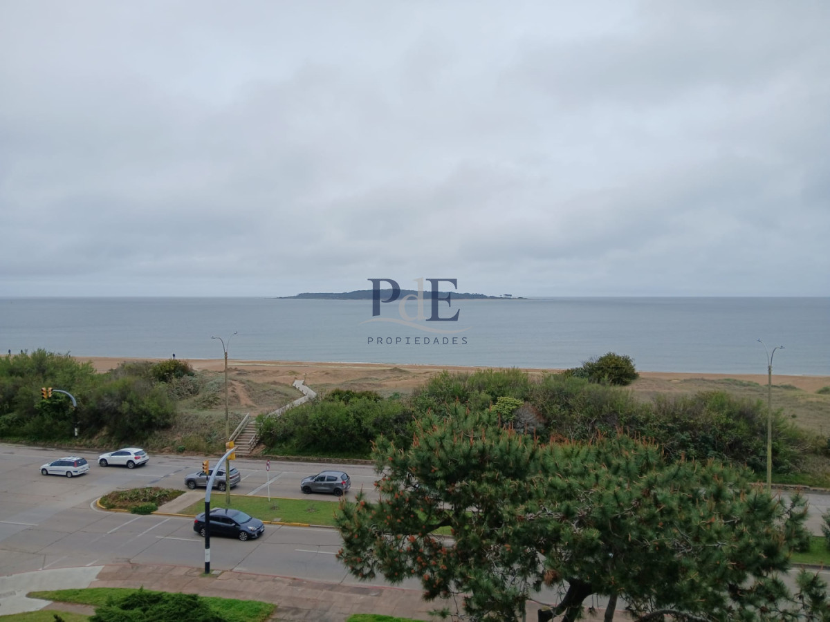 Apartamento en venta - Primera línea en Playa Mansa Punta del Este - Imagen 10