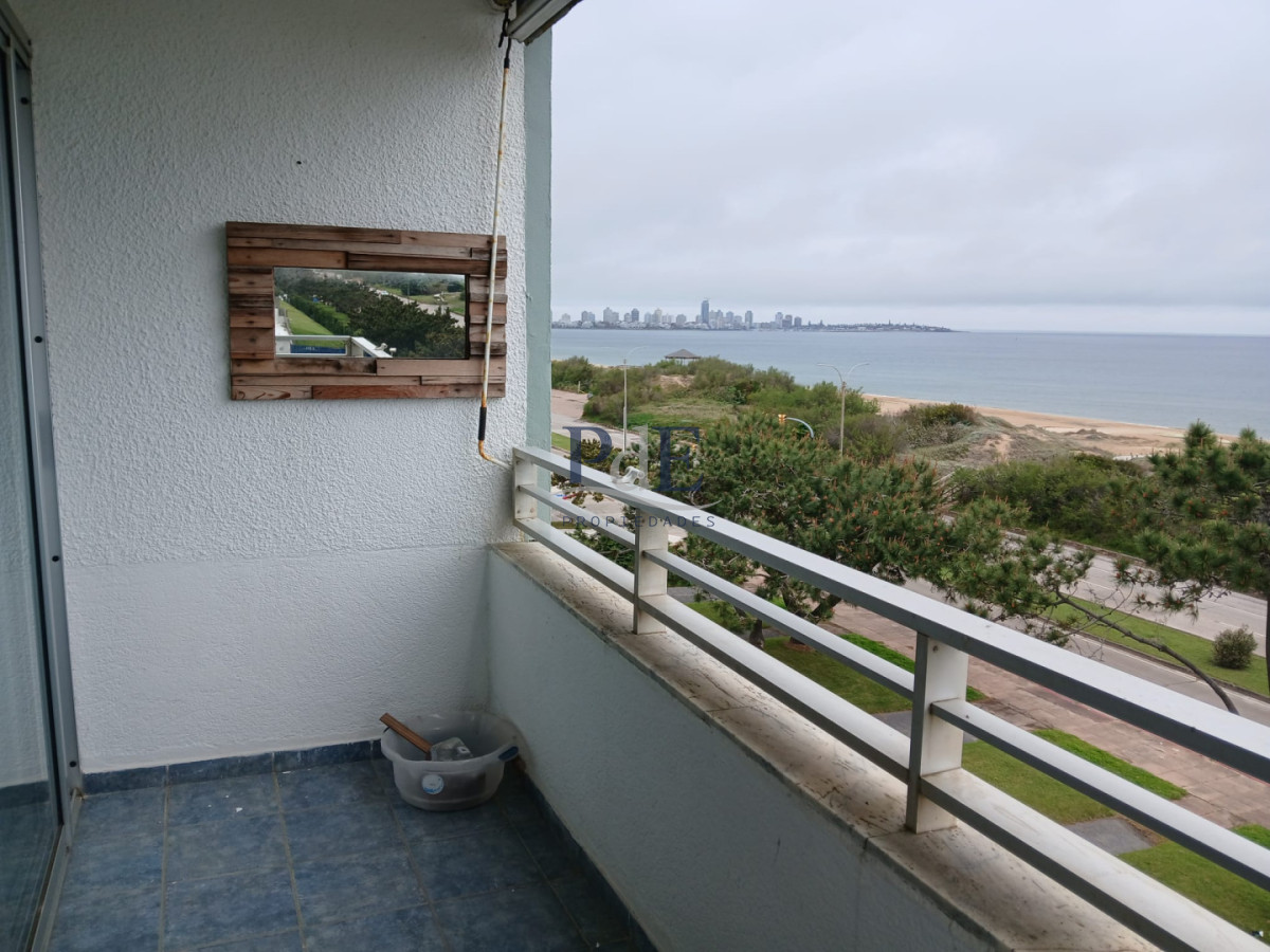 Apartamento en venta - Primera línea en Playa Mansa Punta del Este - Imagen 2