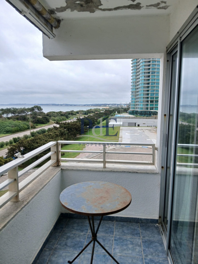 Apartamento en venta - Primera línea en Playa Mansa Punta del Este - Imagen 6