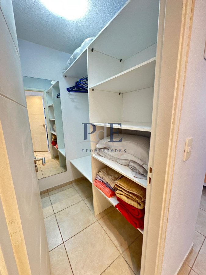 Apartamento en parada 6 de la Playa Brava  - Imagen 10