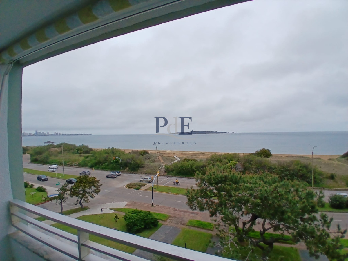 Apartamento en venta - Primera línea en Playa Mansa Punta del Este - Imagen 8