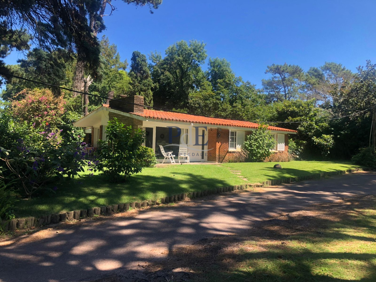 Casa en alquiler | Playa Mansa - Punta del Este (Parada 8  Marangatú) - Imagen 1