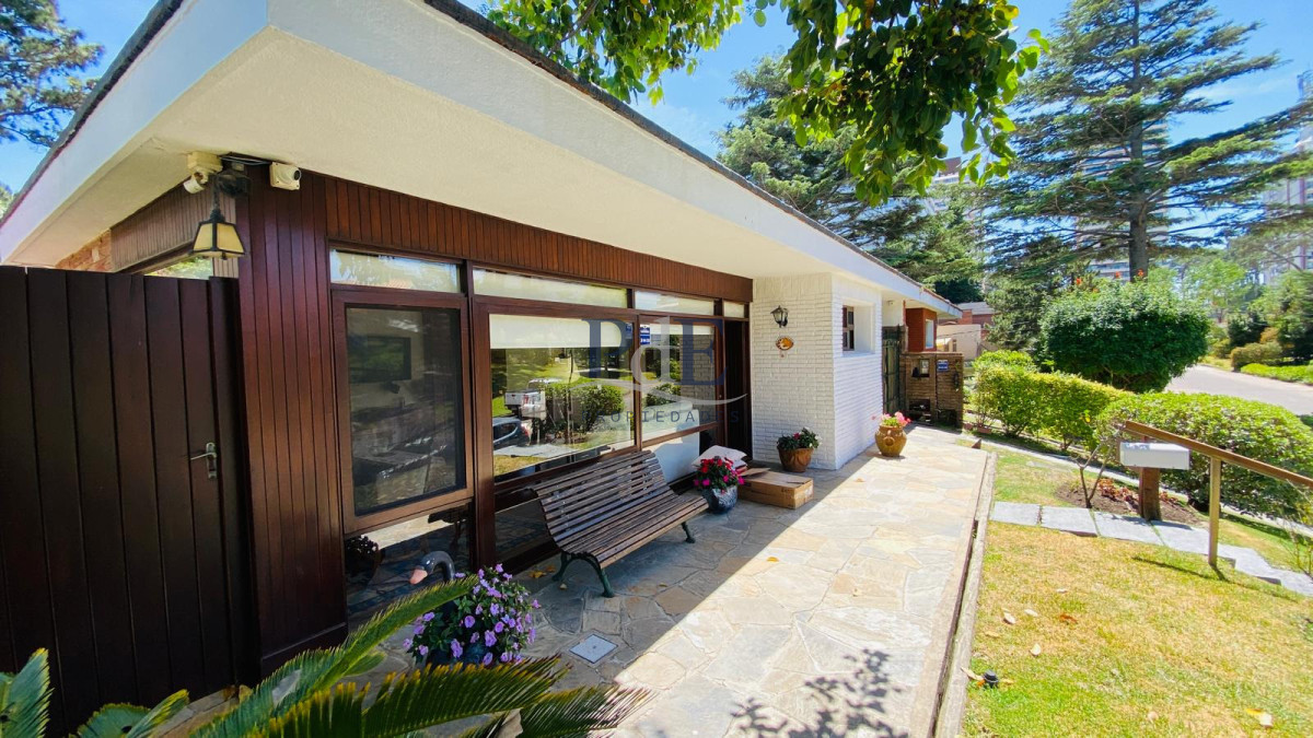 Casa en Playa Mansa - Parada 15 - Temporada 2026 - Imagen 1