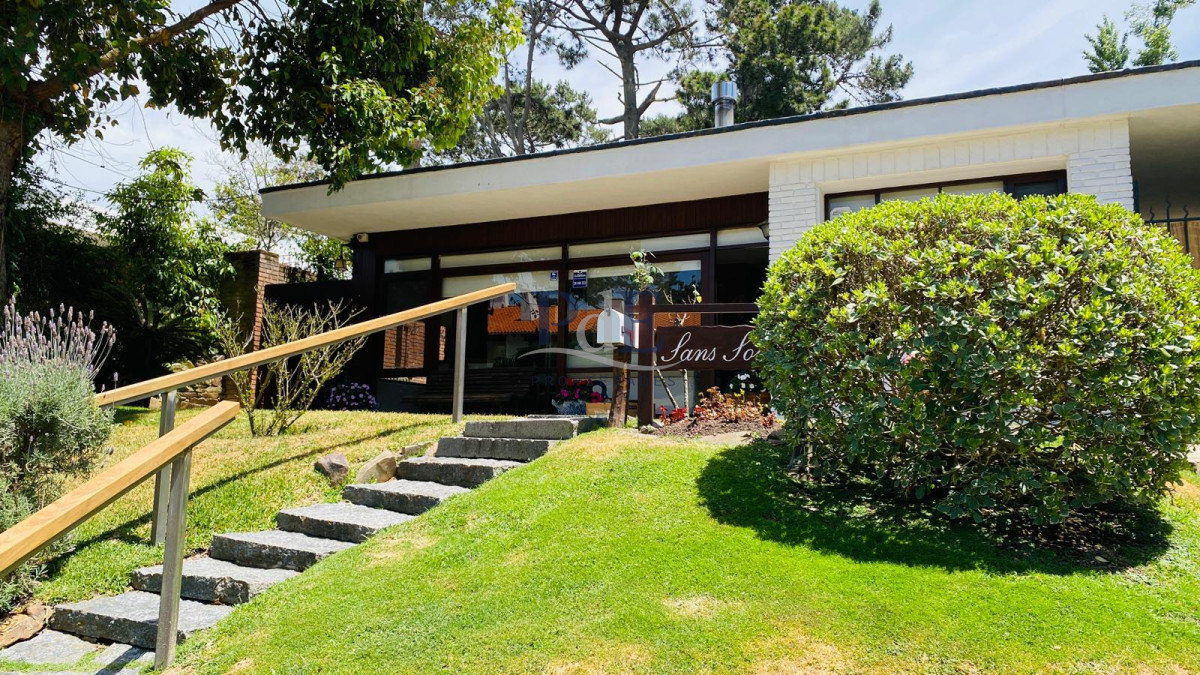 Casa en Playa Mansa - Parada 15 - Temporada 2026