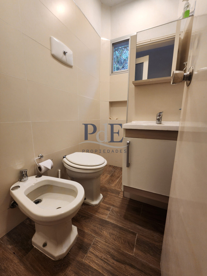 Casa en barrio Cantegril, 4 dormitorios. Reciclada con piscina climatizada - Imagen 36