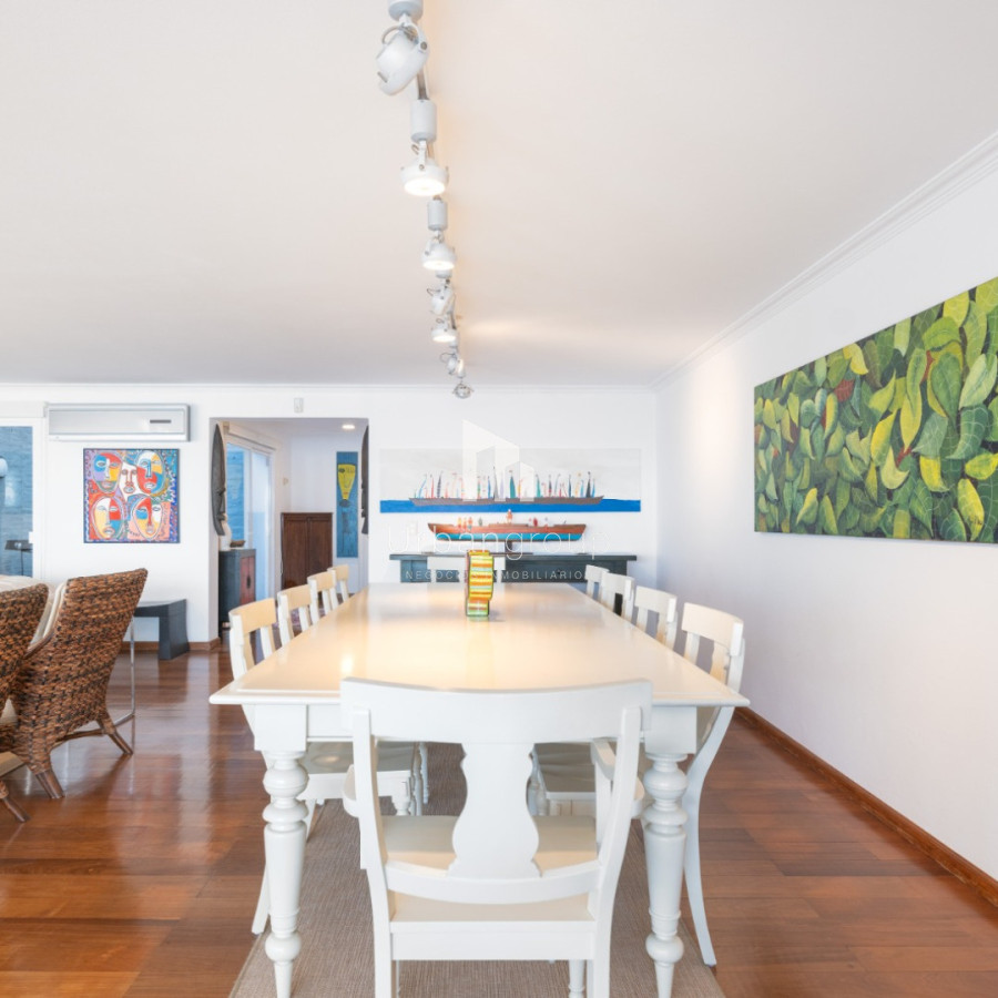 Apartamento ID.6 - Departamento En Venta Frente Al Puerto Punta Del Este Península. Edificio New Port. Calle 20. 4 Dormitorios 4 Baños.