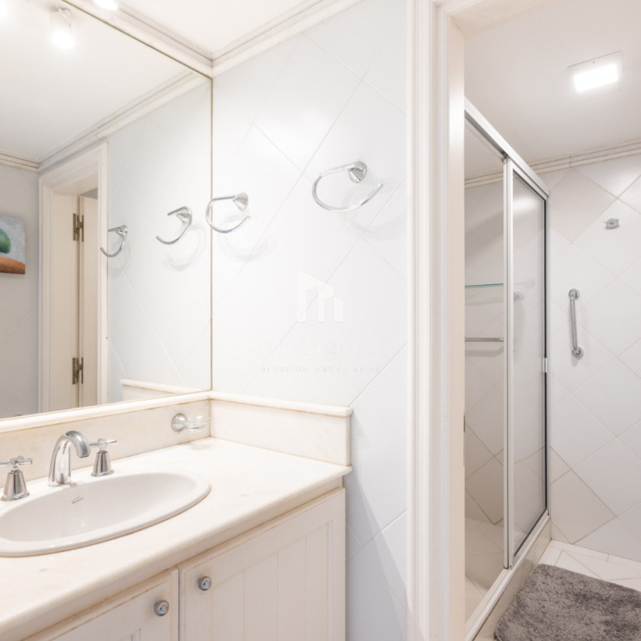 Apartamento ID.6 - Departamento En Venta Frente Al Puerto Punta Del Este Península. Edificio New Port. Calle 20. 4 Dormitorios 4 Baños.