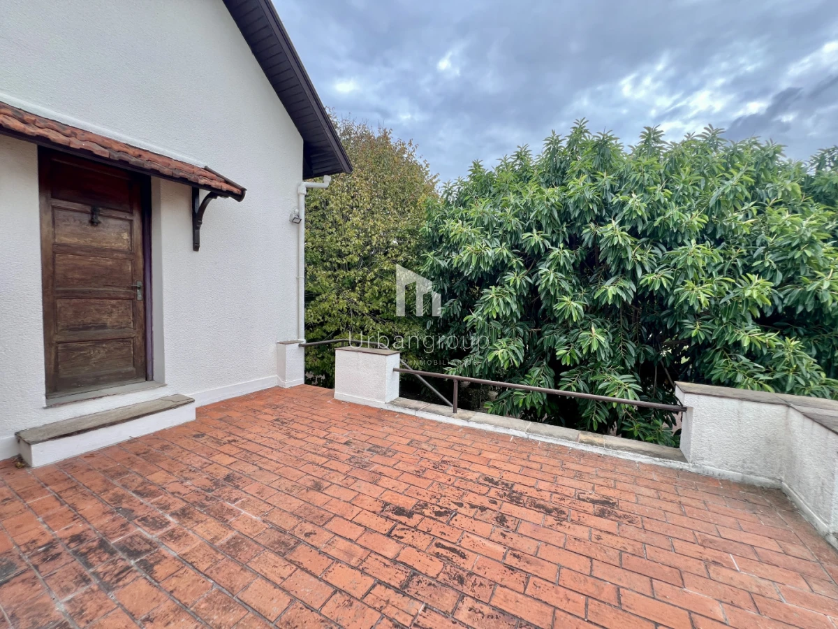 Casa ID.85 - Casa en venta 5 Dormitorios en Carrasco. Av. Bolivia