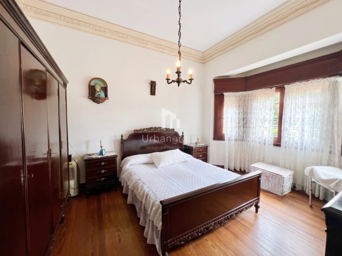 Casa ID.85 - Casa en venta 5 Dormitorios en Carrasco. Av. Bolivia