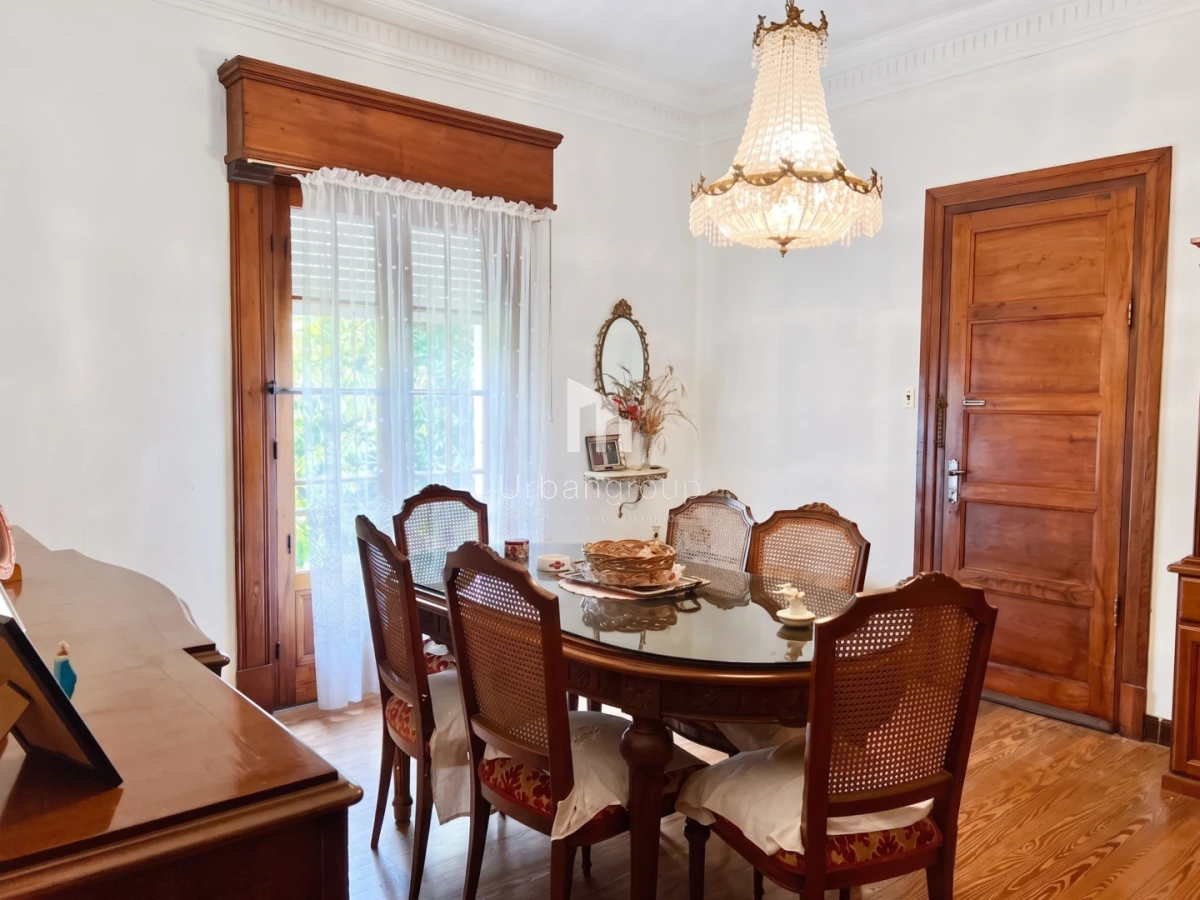 Casa ID.85 - Casa en venta 5 Dormitorios en Carrasco. Av. Bolivia