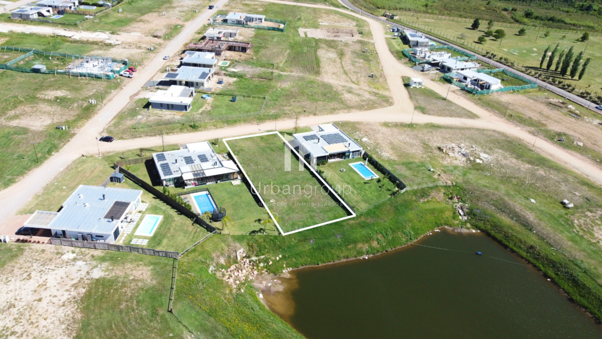 Terreno ID.60 - Terreno al Lago en Venta Barrio Privado La Juana