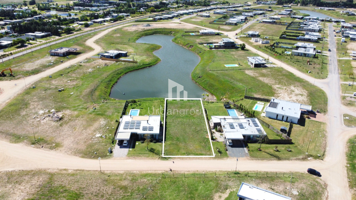 Terreno ID.60 - Terreno al Lago en Venta Barrio Privado La Juana