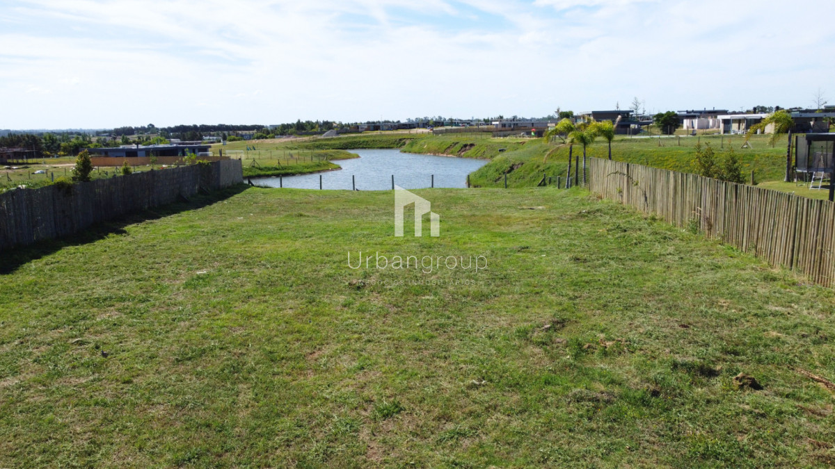Terreno ID.60 - Terreno al Lago en Venta Barrio Privado La Juana