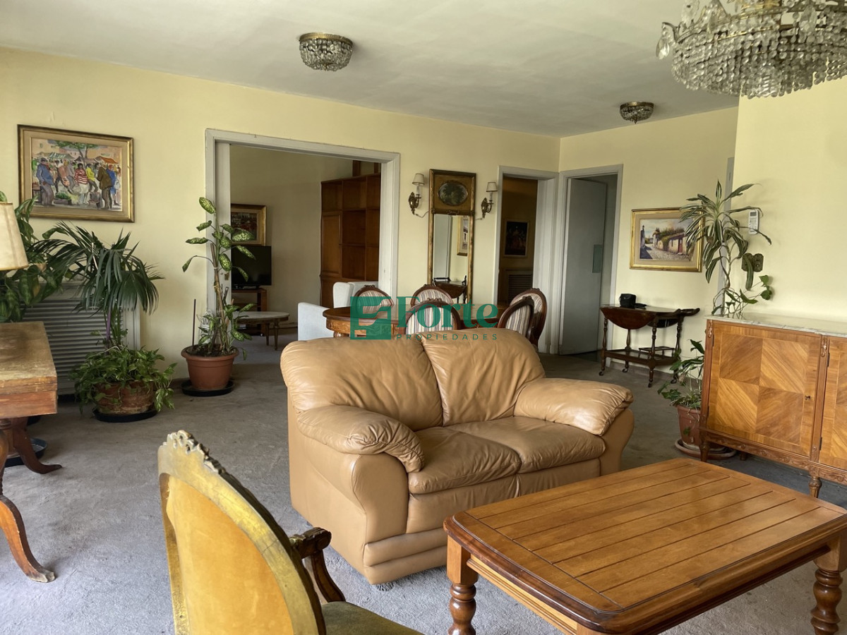 Apartamento ID.2 - Apartamento de 3 dormitorios en Venta en el Centro