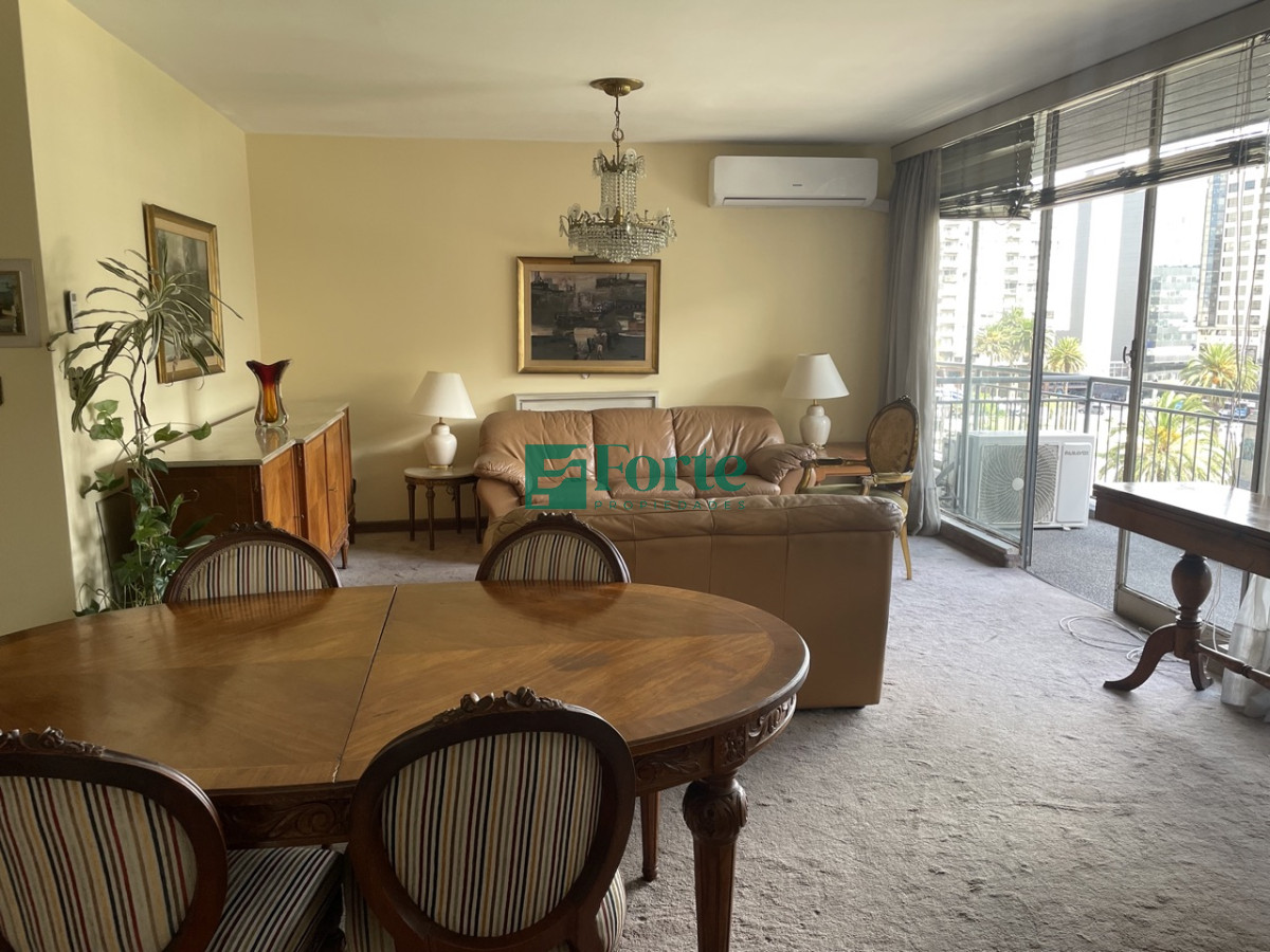 Apartamento ID.2 - Apartamento de 3 dormitorios en Venta en el Centro
