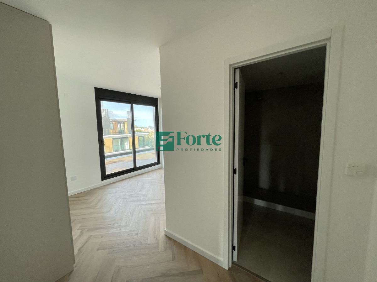 Apartamento ID.25 - Penthouse en Venta en Barra de Carrasco 