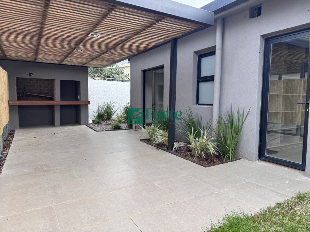 Casa ID.45 - Casa de 2 dormitorios en Alquiler en Carrasco Norte