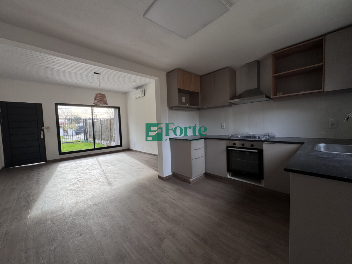 Casa ID.45 - Casa de 2 dormitorios en Alquiler en Carrasco Norte