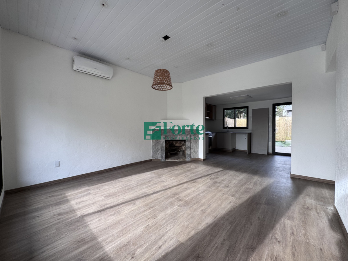 Casa ID.45 - Casa de 2 dormitorios en Alquiler en Carrasco Norte