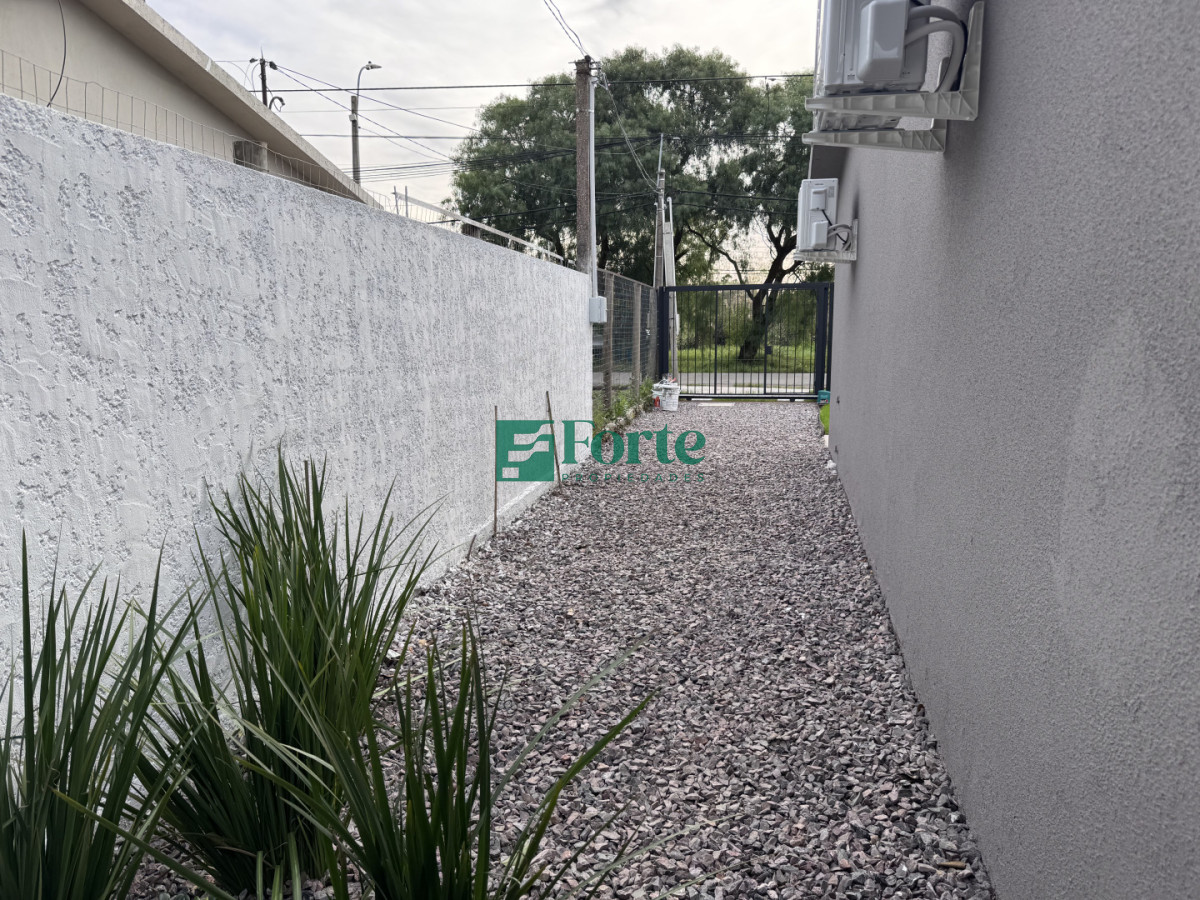 Casa ID.45 - Casa de 2 dormitorios en Alquiler en Carrasco Norte