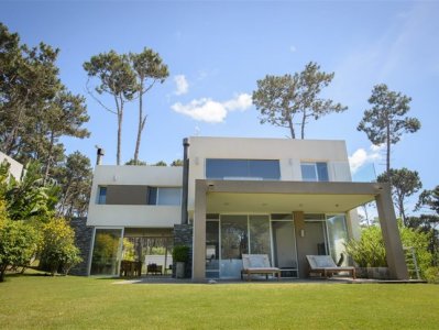 ESPECTACULAR CASA EN RINCON DEL INDIO