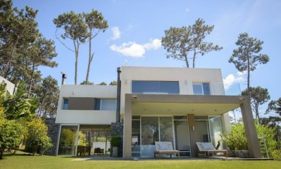 ESPECTACULAR CASA EN RINCON DEL INDIO