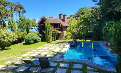 VENTA GRAN CASA ZONA COUNTRY CLUB, PARADA 16 MANSA