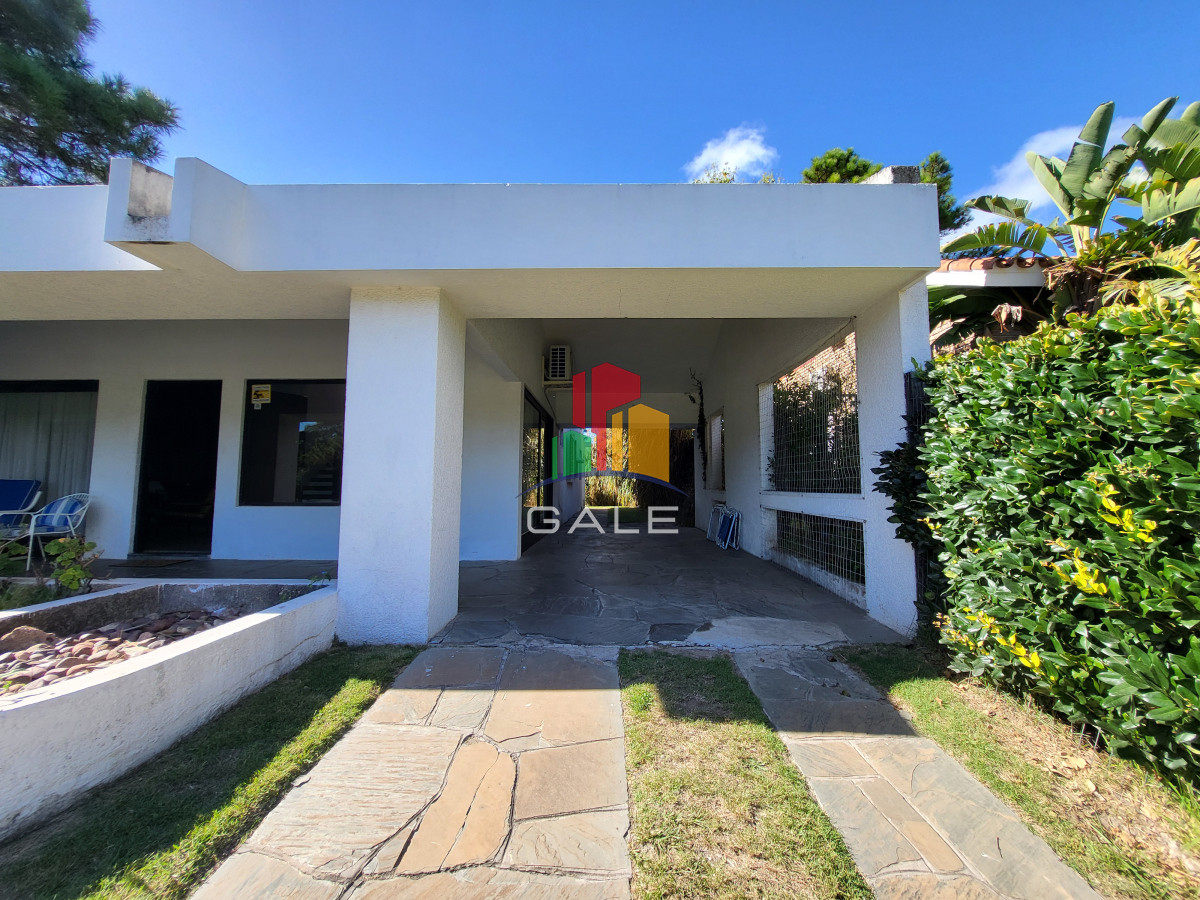 Casa ID.3522 - ALQUILER ANUAL CASA PLAYA MANSA PARADA 16