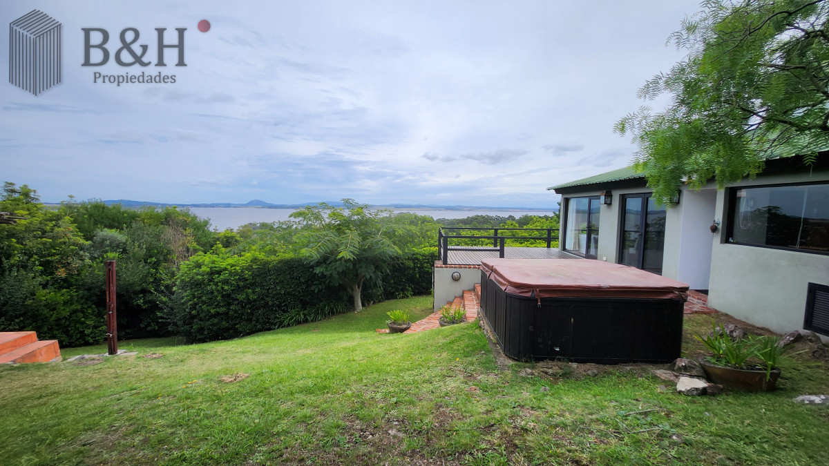 Casa ID.4669 - Casa 4 d en Las Cumbres vista a la Laguna del Sauce
