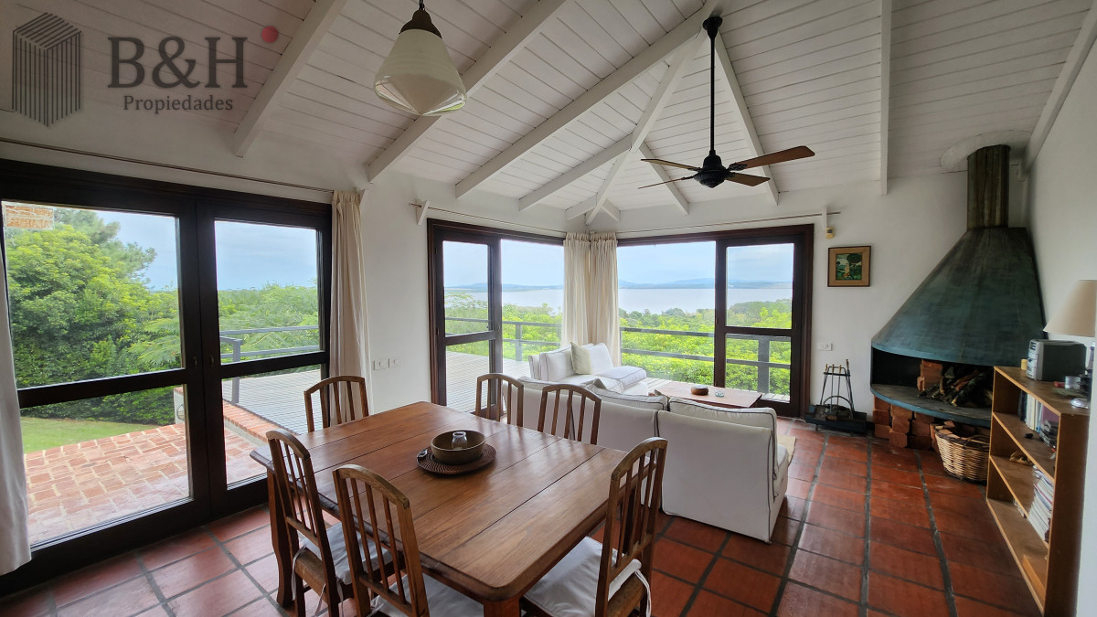 Casa ID.4669 - Casa 4 d en Las Cumbres vista a la Laguna del Sauce