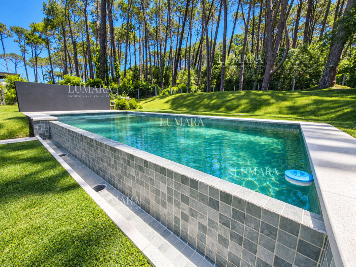 Casa ID.2898 - Playa Brava - Casa 4 dormitorios en barrio privado, Rincón del Indio